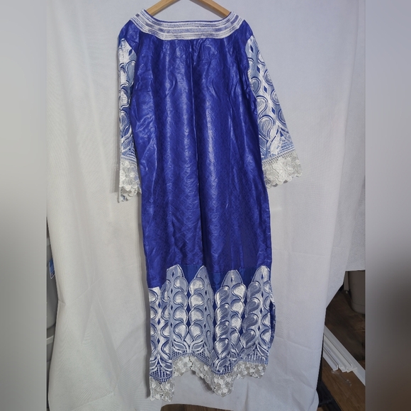 Elaborate Blue and White Kaftan Dress Lace and Rhinestone 4X 53 in length - Picture 6 of 6